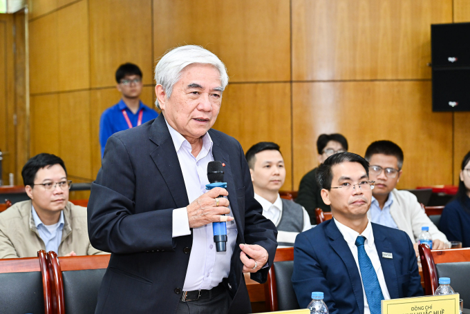 Ông Nguyễn Quân phát biểu tại tọa đàm ngày 4/11. Ảnh: Duy Thành