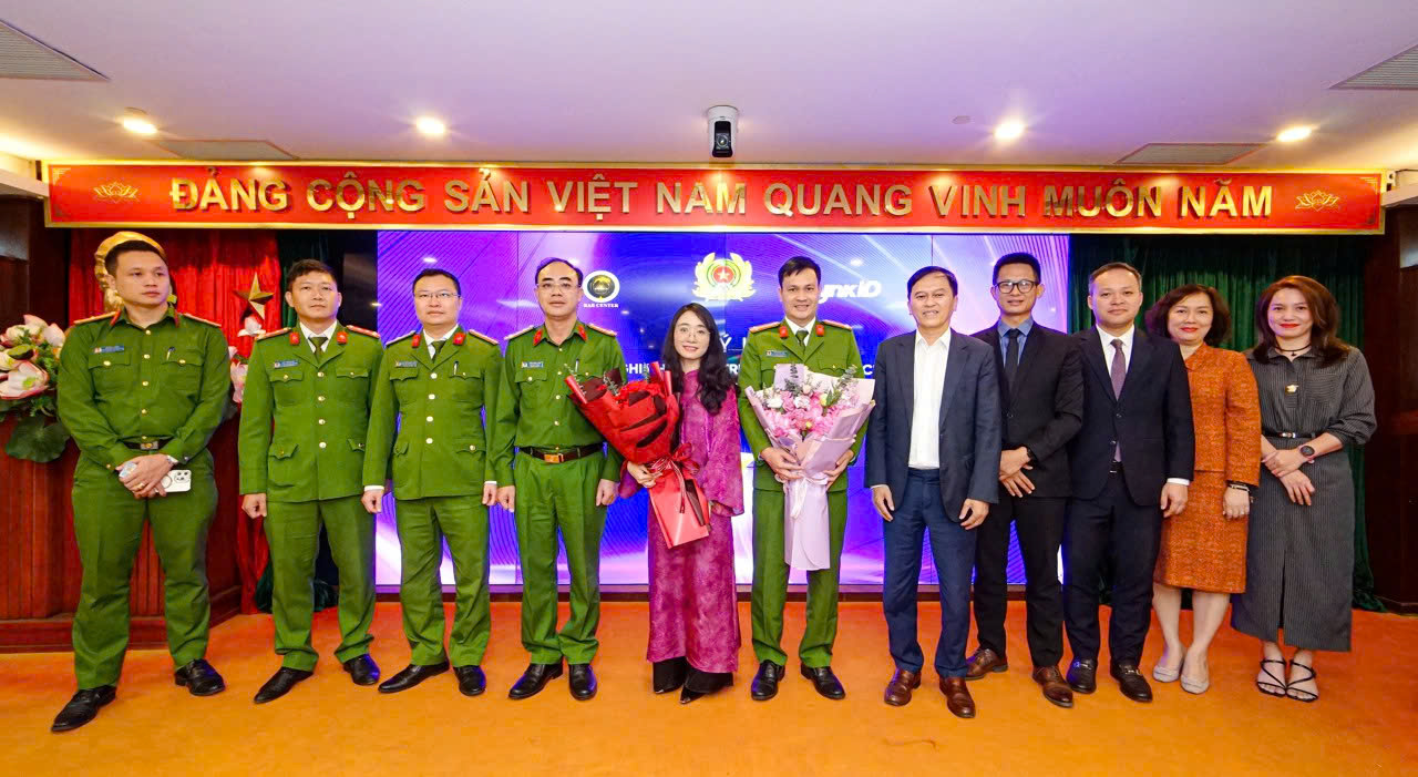 LynkiD hợp tác cùng Trung tâm RAR thí điểm các giải pháp định danh điện tử phục vụ tiện ích, nhu cầu hàng ngày- Ảnh 1.