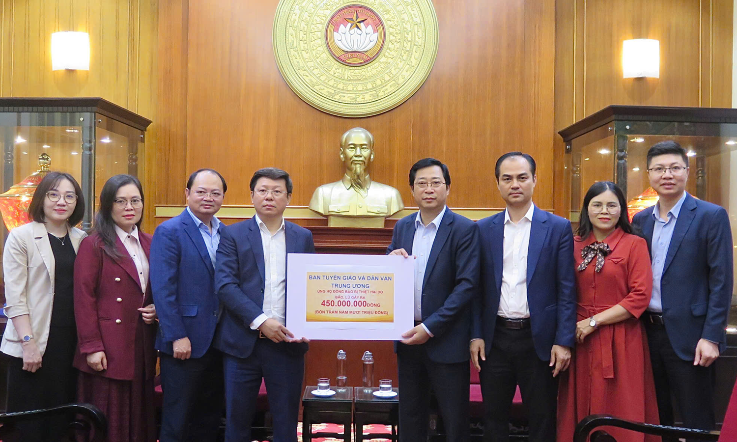 MTTQ Việt Nam các cấp vận động hơn 3.200 tỷ đồng hỗ trợ đồng bào vùng lũ- Ảnh 1.