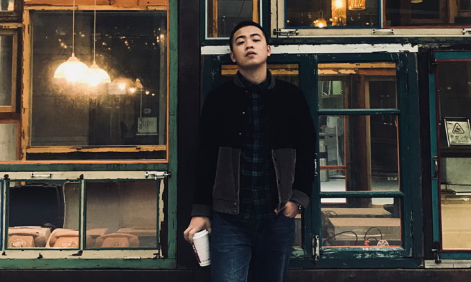 Tác giả Hoàng Tam Thủy. Ảnh: Sun Wolf Studio