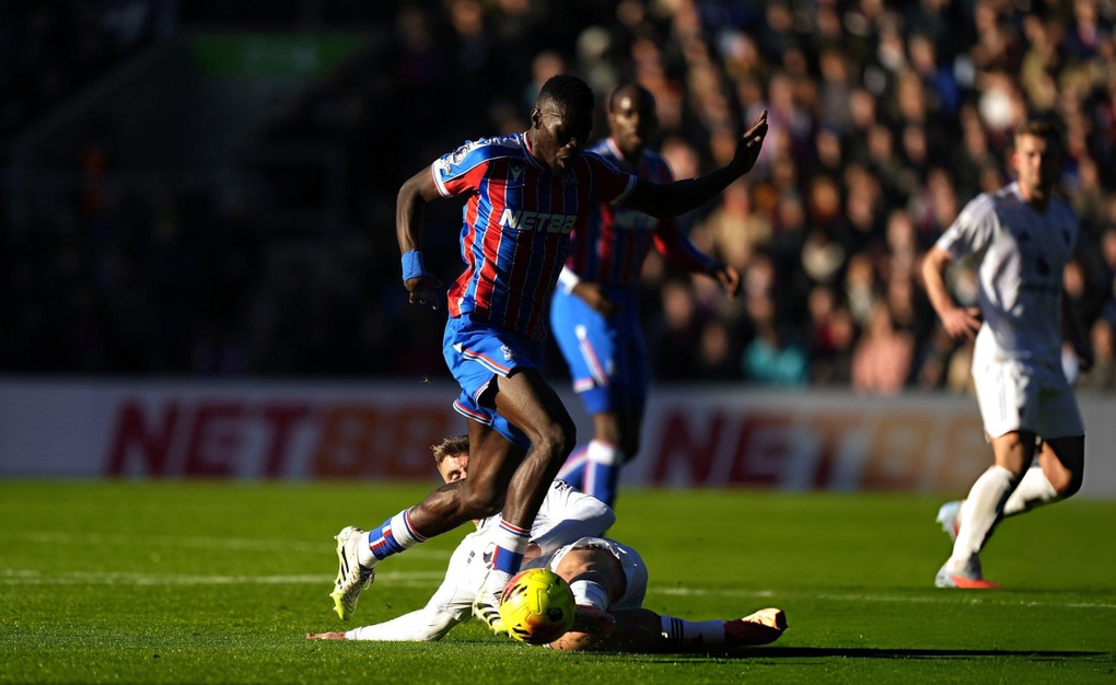 Man Utd ngược dòng đánh bại Crystal Palace tại Selhurst Park - 1