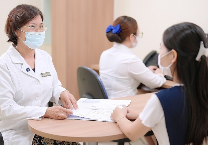 Người trẻ khám mất ngủ tại Phòng khám Đa khoa Tâm Anh Cầu Giấy. Ảnh: Linh Đặng