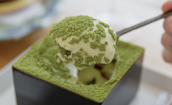 Matcha ngày càng xuất hiện nhiều ở các tiệm đồ uống, bánh ở TP HCM. Ảnh: NVCC