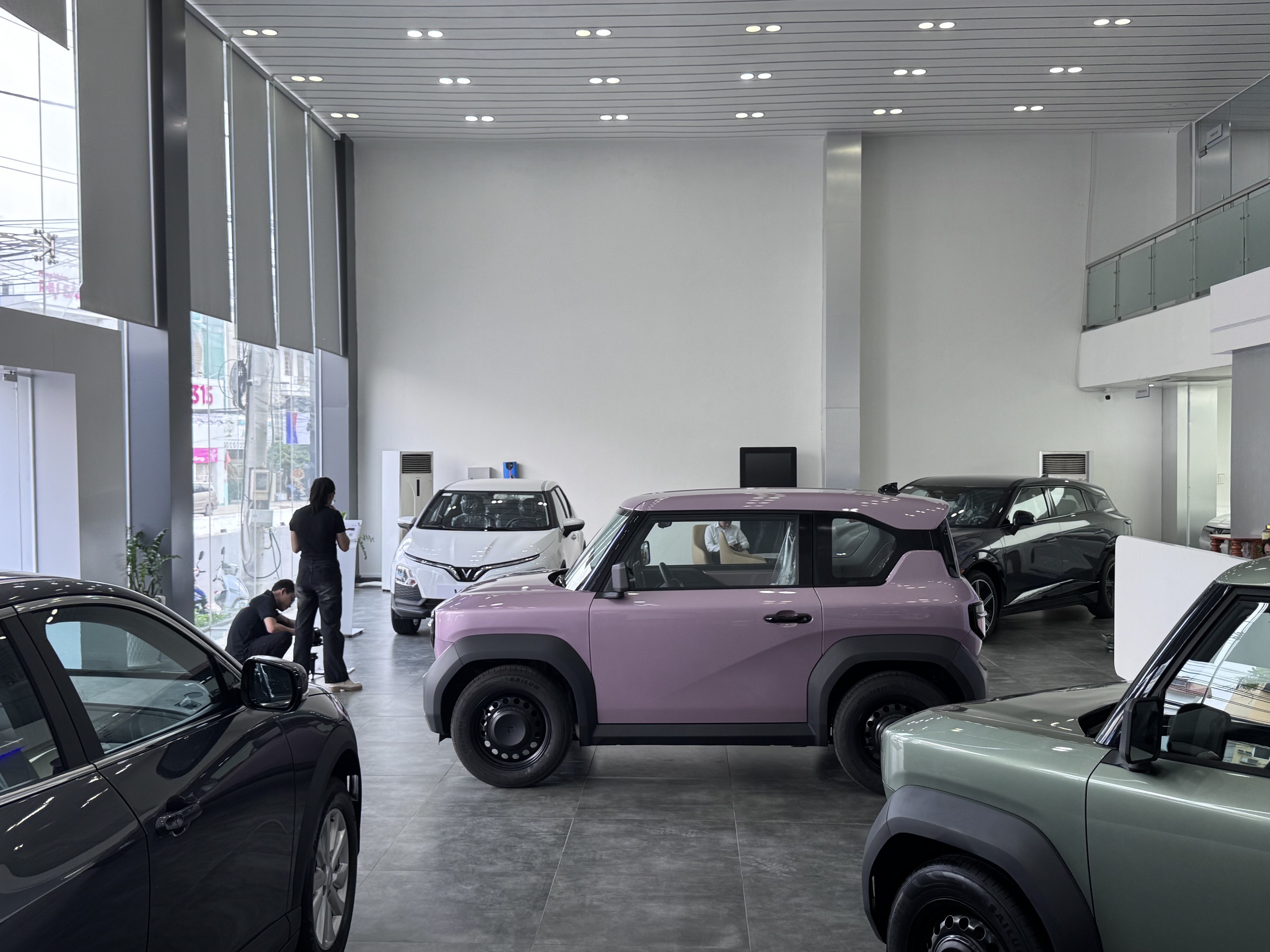 VF 3 tiếp tục dẫn đầu doanh số xe điện VinFast trong năm 2023 - Ảnh 1.