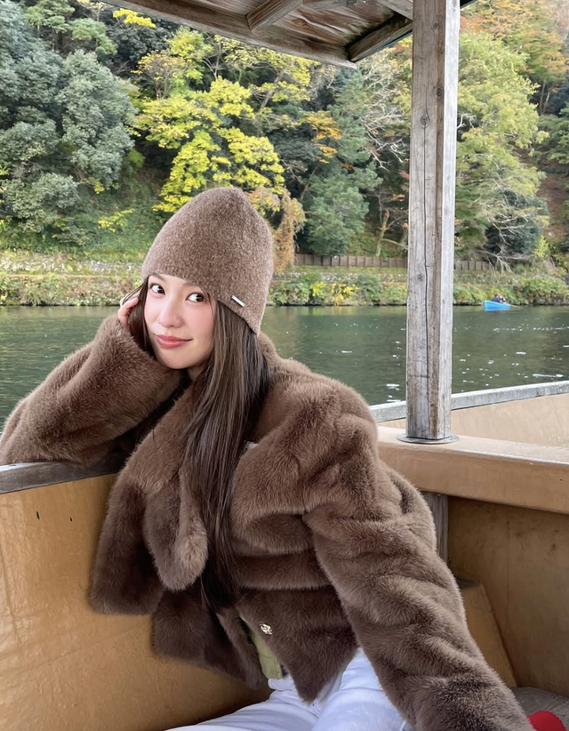 Màu nâu ấm mang đến cảm giác sang trọng và tinh tế  - Ảnh 1.