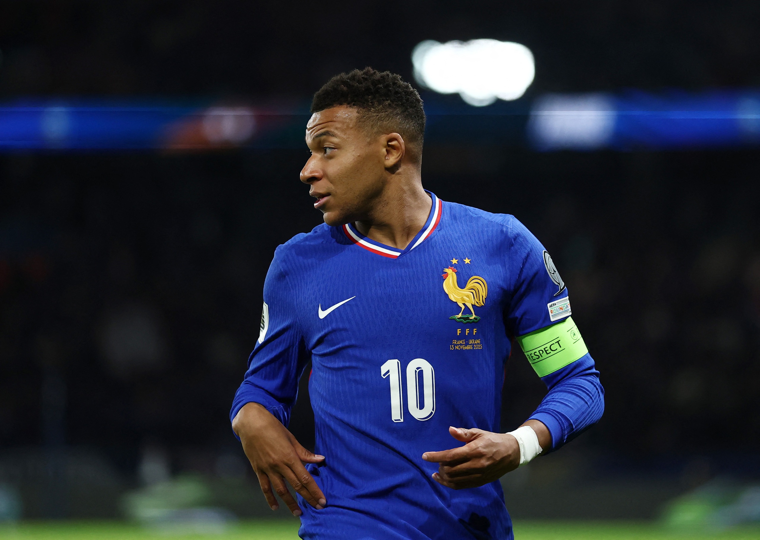 Mbappe đòi PSG bồi thường 300 triệu USD, PSG kiện ngược đòi 510 triệu USD - Ảnh 1.