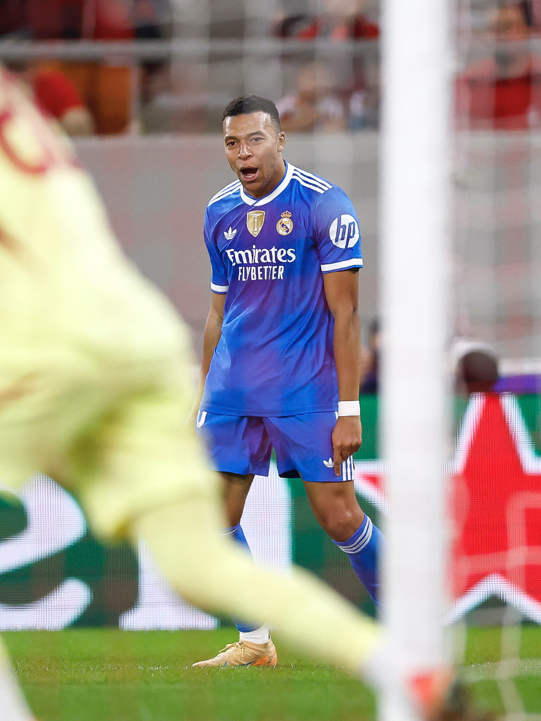 Mbappe vượt Ronaldo- Ảnh 2. Mbappe vượt Ronaldo- Ảnh 2.