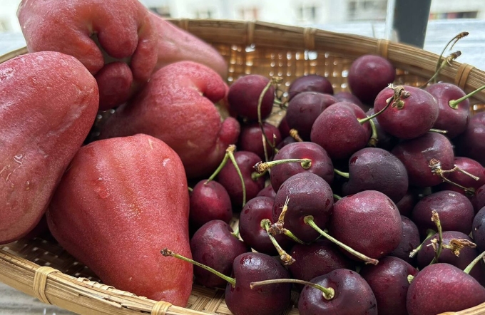 Trái cây giàu chất xơ, hàm lượng nước cao giúp thỏa mãn cơn thèm đồ ngọt. Ảnh: Anh Chi