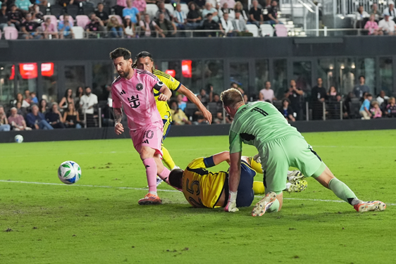 Messi viết tiếp câu chuyện huyền thoại - Ảnh 1. Messi viết tiếp câu chuyện huyền thoại - Ảnh 1.