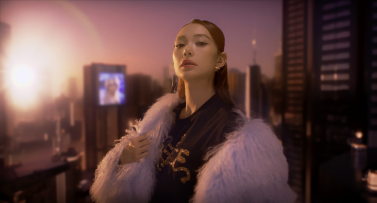 Minh Hằng biến hóa phong cách trong MV tái xuất 1 Minh Hằng biến hóa phong cách trong MV tái xuất - 1