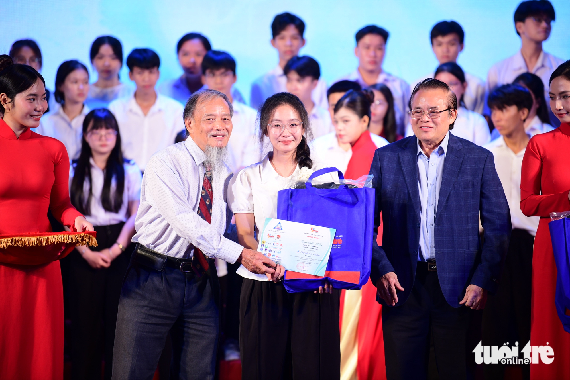 Tiếp sức đến trường - Ảnh 1.