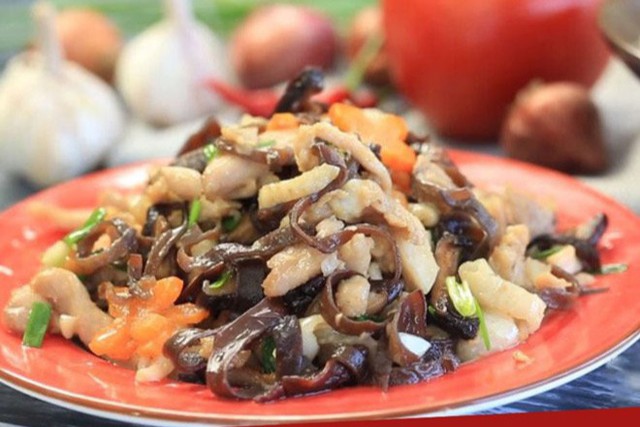 Muốn bổ máu theo cách tự nhiên nên ăn gì? 4 món ngon dưới đây cực dễ làm, ngon miệng mà hỗ trợ bổ máu hiệu quả - 2