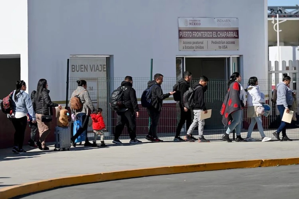 Mỹ có thể từ chối cấp thị thực cho người béo phì, mắc bệnh mãn tính - 1