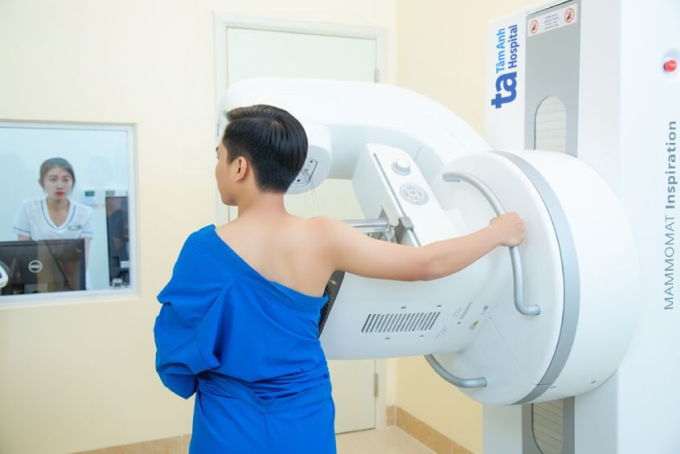 Chụp nhũ ảnh cho bệnh nhân nam. Ảnh minh họa: Bệnh viện Đa khoa Tâm Anh