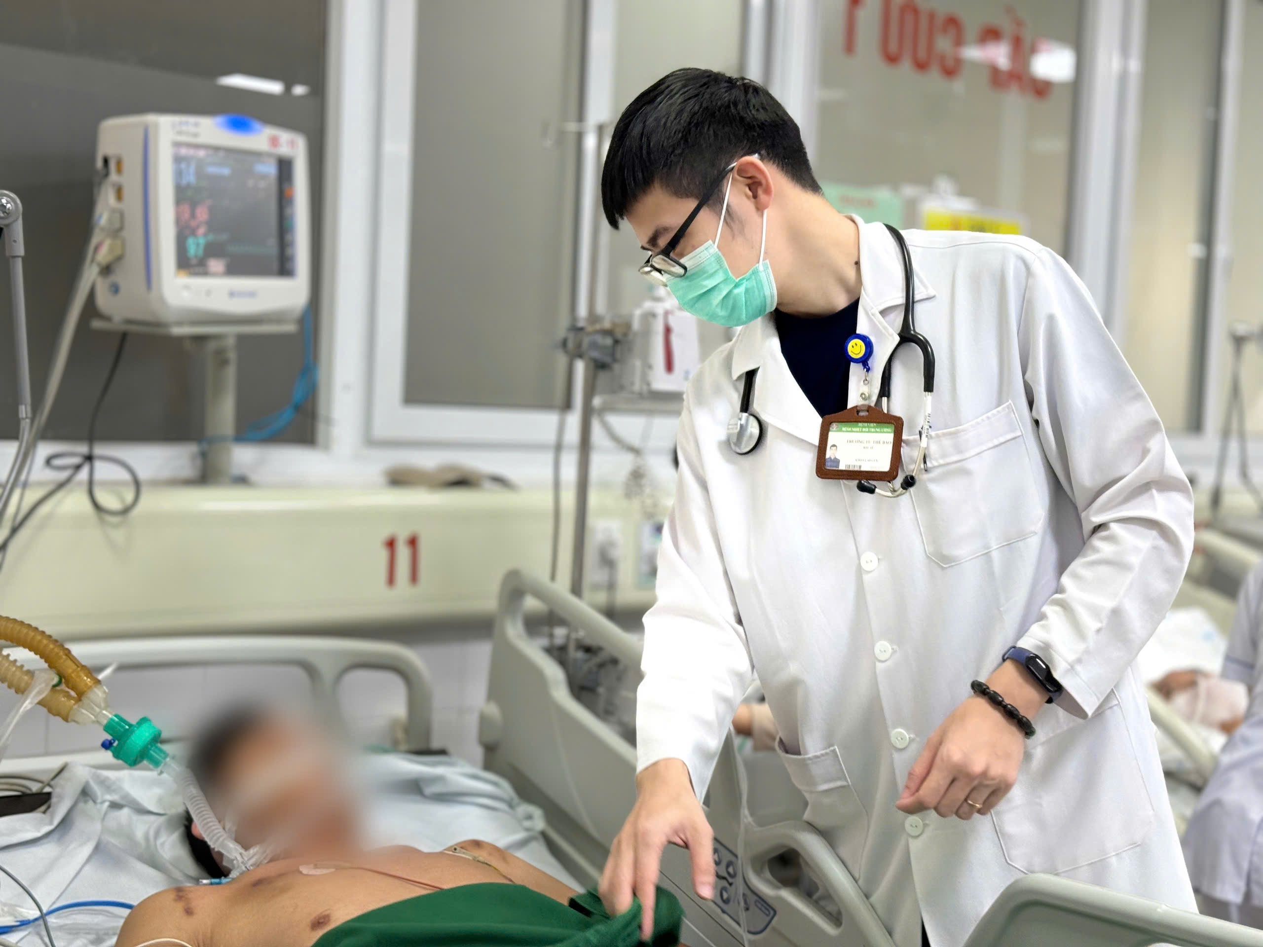 Nam thanh niên phát bệnh dại sau 6 tháng bị chó cắn 1 Bệnh nhân phát bệnh dại đang điều trị tại bệnh viện.