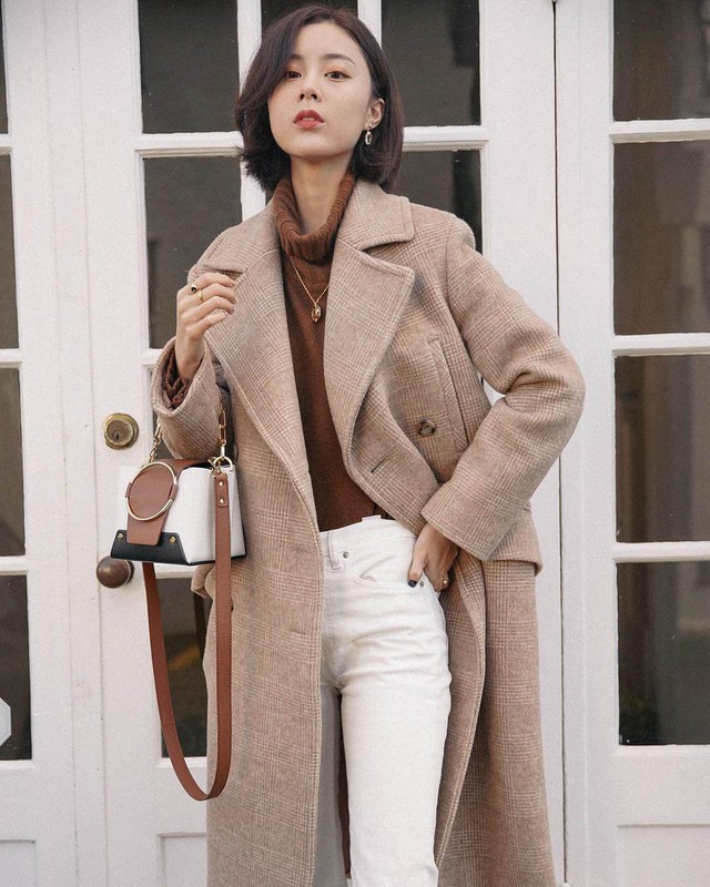 Nâng cấp tủ đồ với phong cách tối giản thanh lịch cho những ngày se lạnh- Ảnh 1. Nâng cấp tủ đồ với phong cách tối giản thanh lịch cho những ngày se lạnh- Ảnh 1.