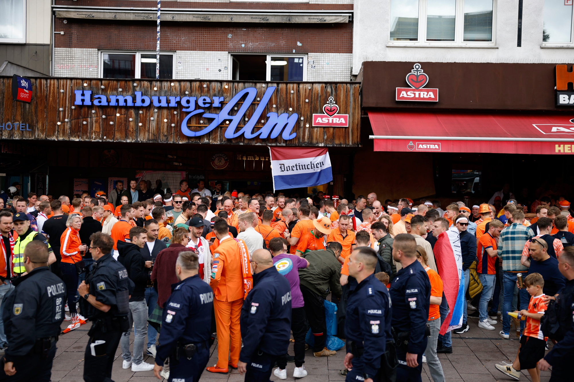 Thư từ Đức: Náo nhiệt thị trường vé chợ đen Euro 2024- Ảnh 1. Thư từ Đức: Náo nhiệt thị trường vé chợ đen Euro 2024- Ảnh 1.