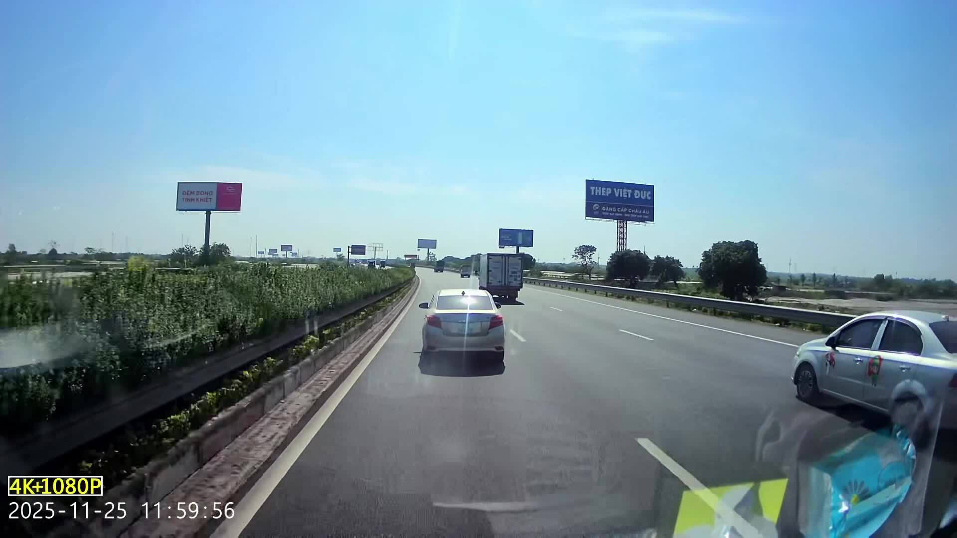 'Nên quy định làn trái chỉ dùng để vượt'