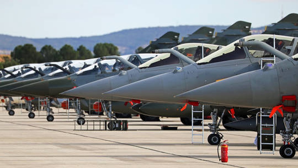 Nga cảnh báo kế hoạch của Ukraine mua 100 tiêm kích Pháp - 1