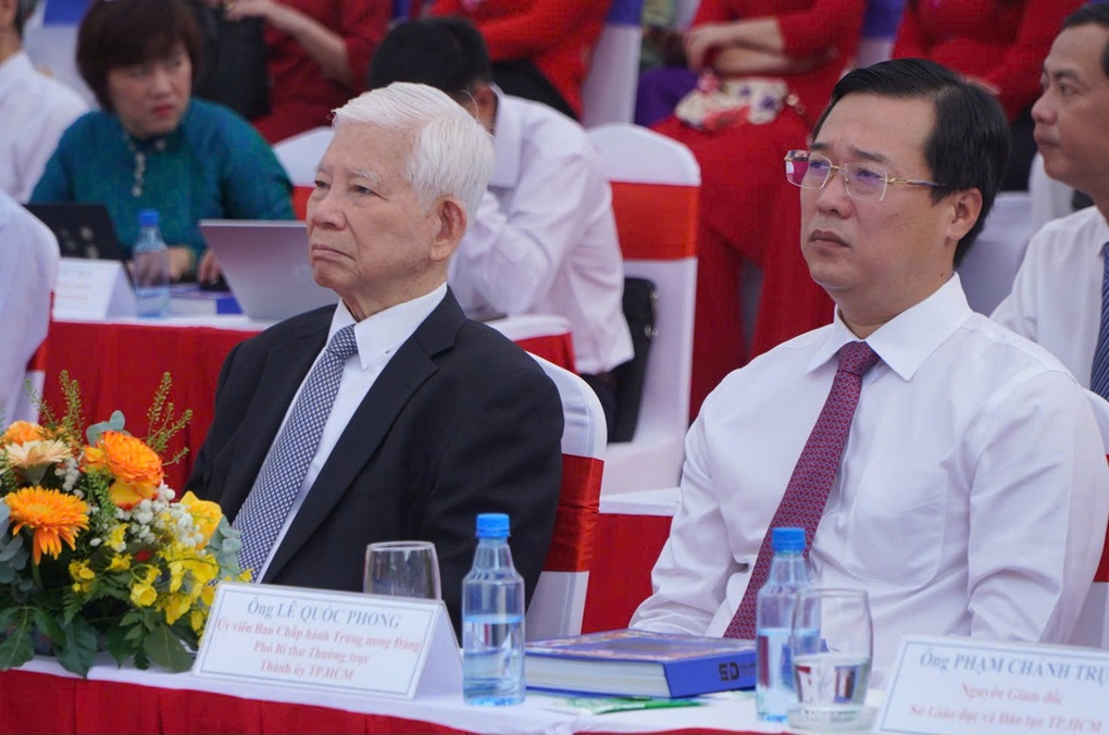 Ngành giáo dục TPHCM đi sau về trước, dám làm, dám đổi mới - 1