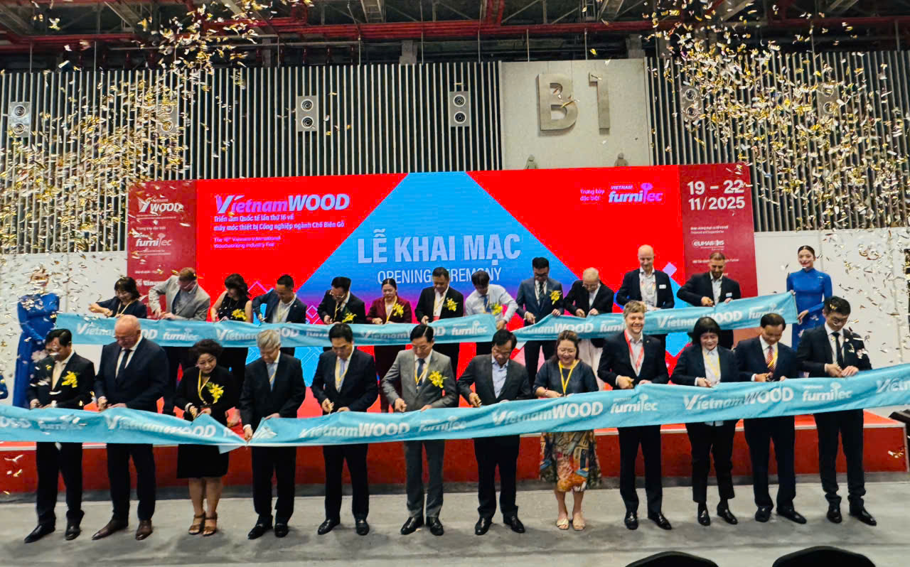 Ngành gỗ trình làng những công nghệ, máy móc tối tân- Ảnh 1.