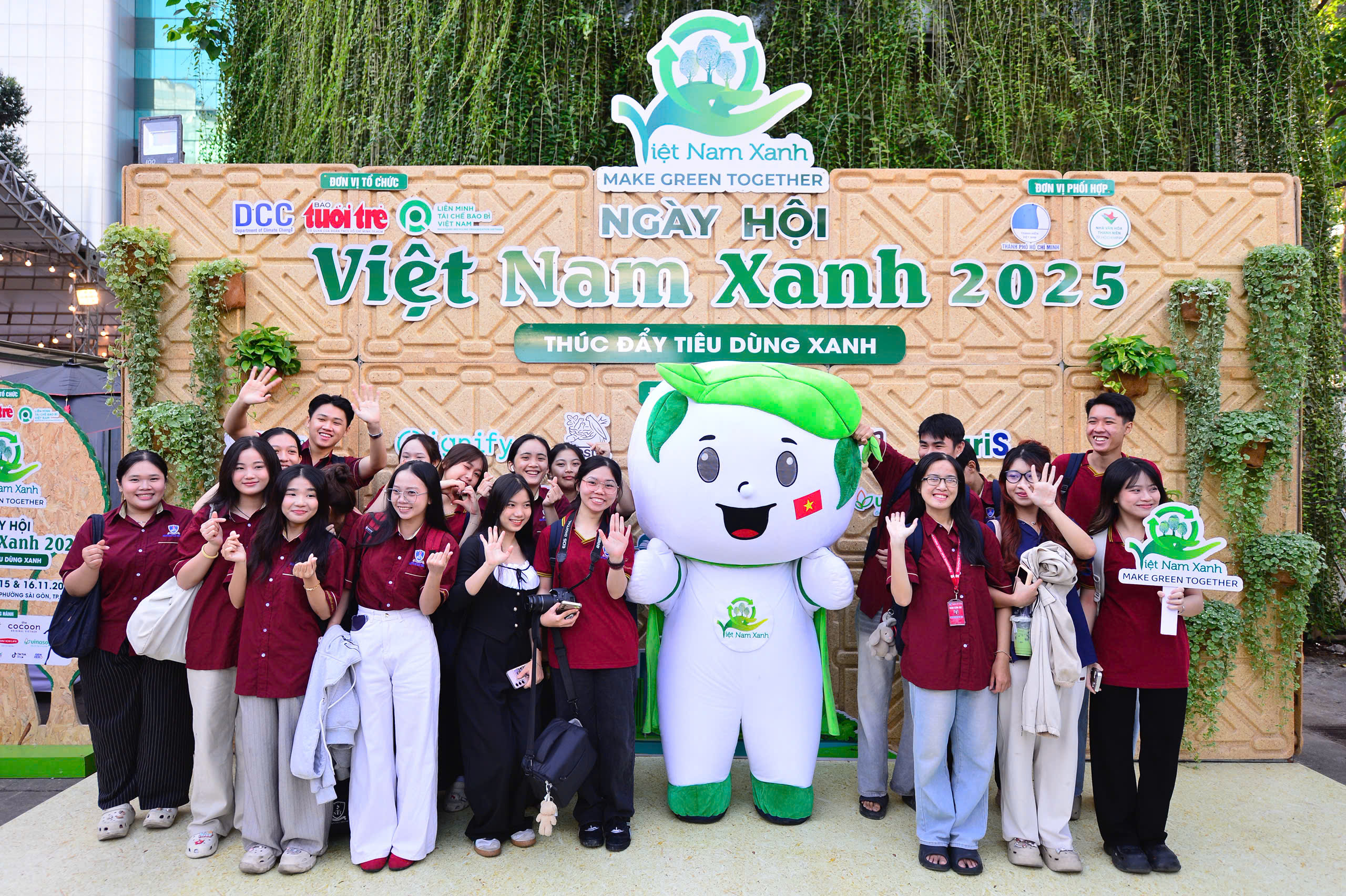 Ngày hội Việt Nam Xanh 2025 sôi động trước giờ G 1 Ngày hội Việt Nam Xanh 2025 sôi động trước giờ G - Ảnh 1.