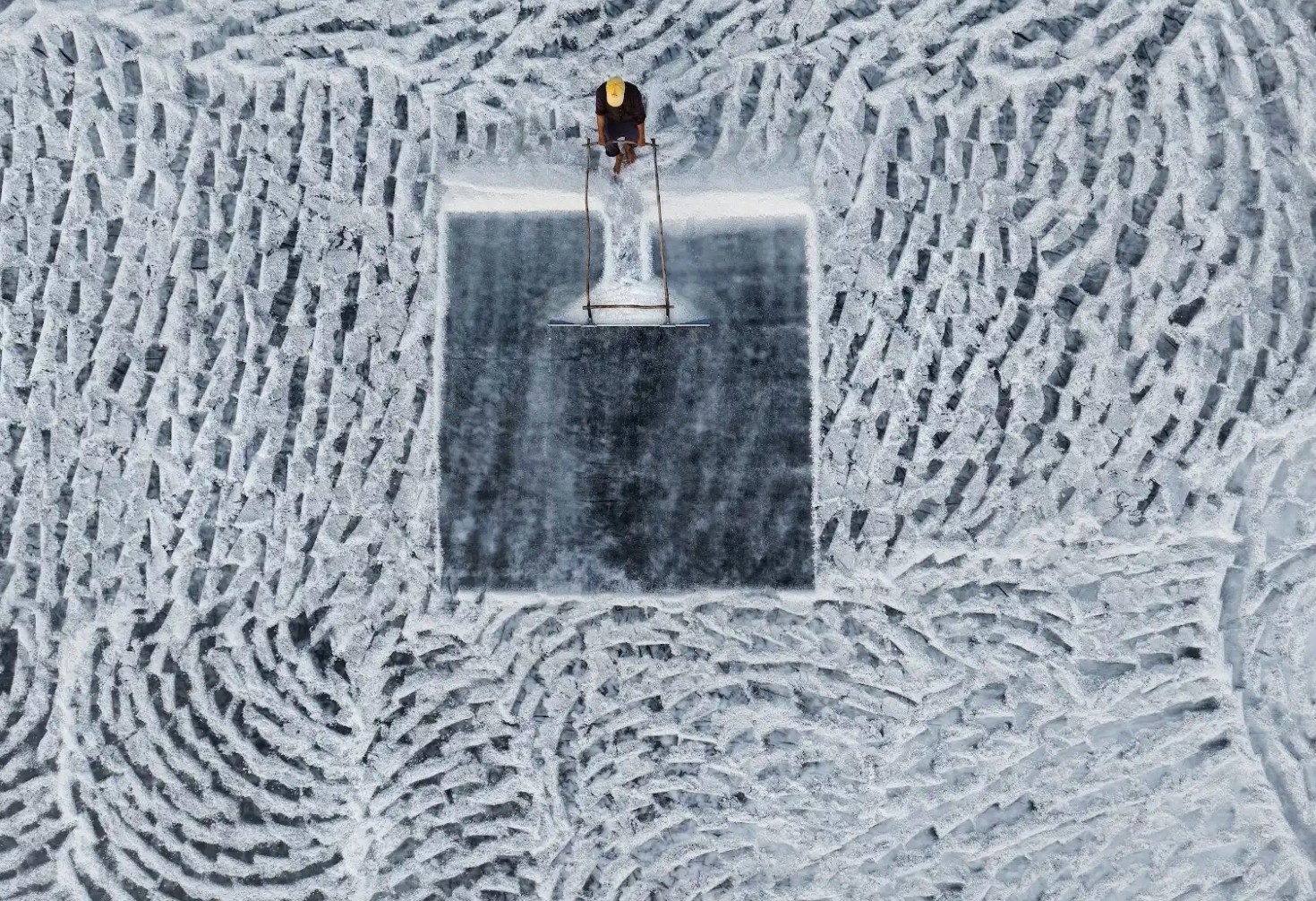 Nghề muối - điểm nhấn độc đáo, tạo bản sắc riêng cho du lịch Thiềng Liềng - Ảnh 1.