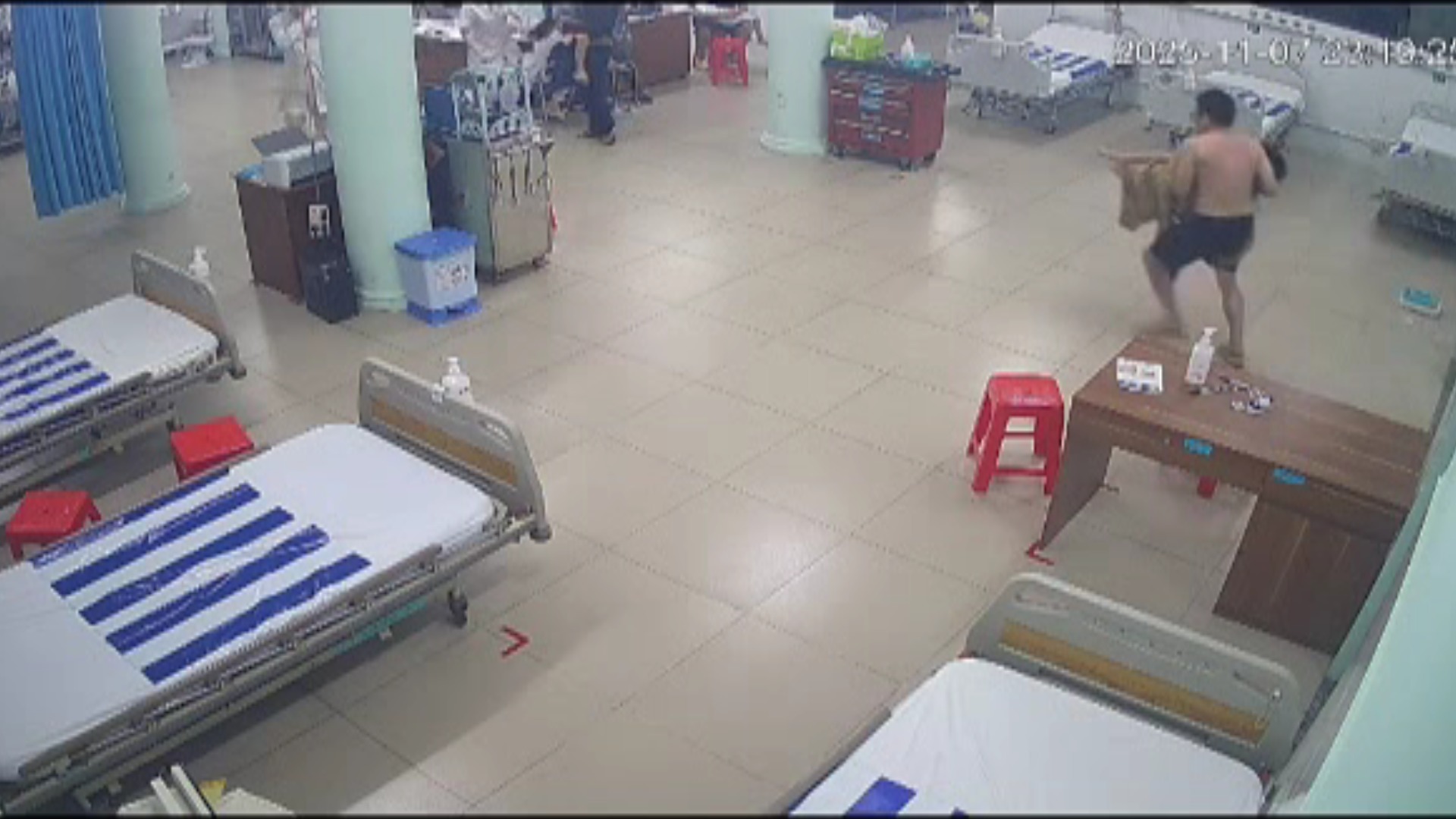 Người cha ở Đồng Nai hớt hải bế con lao vào bệnh viện giữa đêm khi bé bị ngưng tim 10 phút- Ảnh 1.