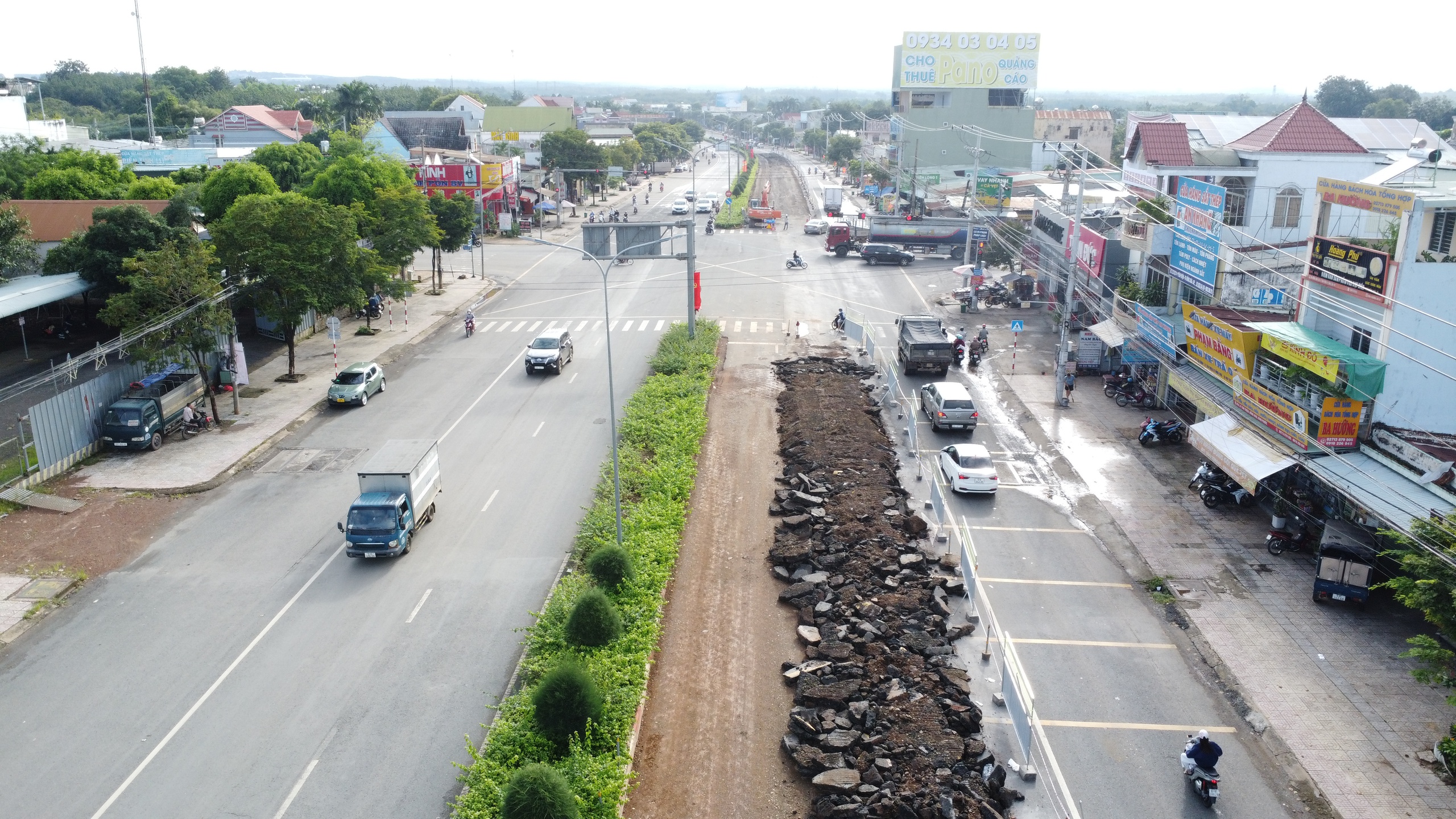 Người dân lo lắng việc sử dụng vật liệu tái chế tại chỗ, sửa quốc lộ 14
- Ảnh 1.