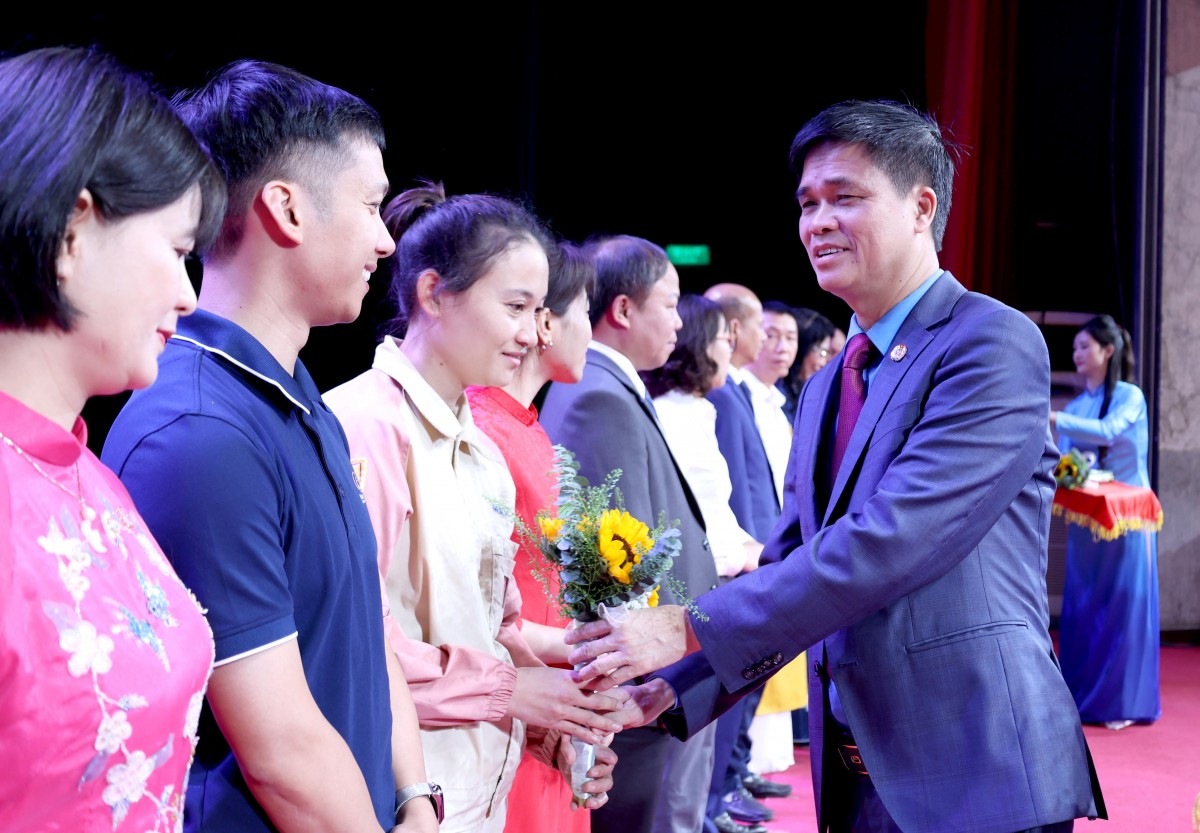 Người lao động thủ đô góp 80.925 sáng kiến, làm lợi hàng trăm tỉ đồng- Ảnh 1.