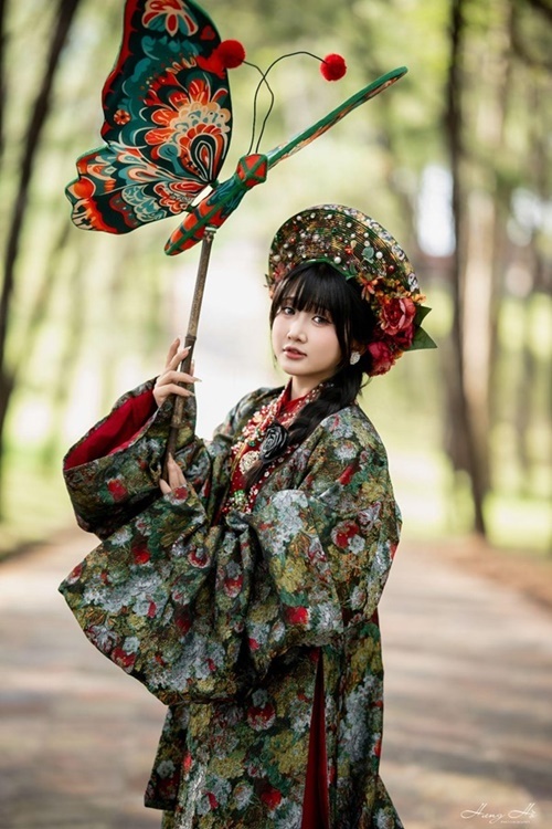 Người mẫu trẻ Ngọc Ánh khát vọng thổi hồn cho văn hóa Việt phục