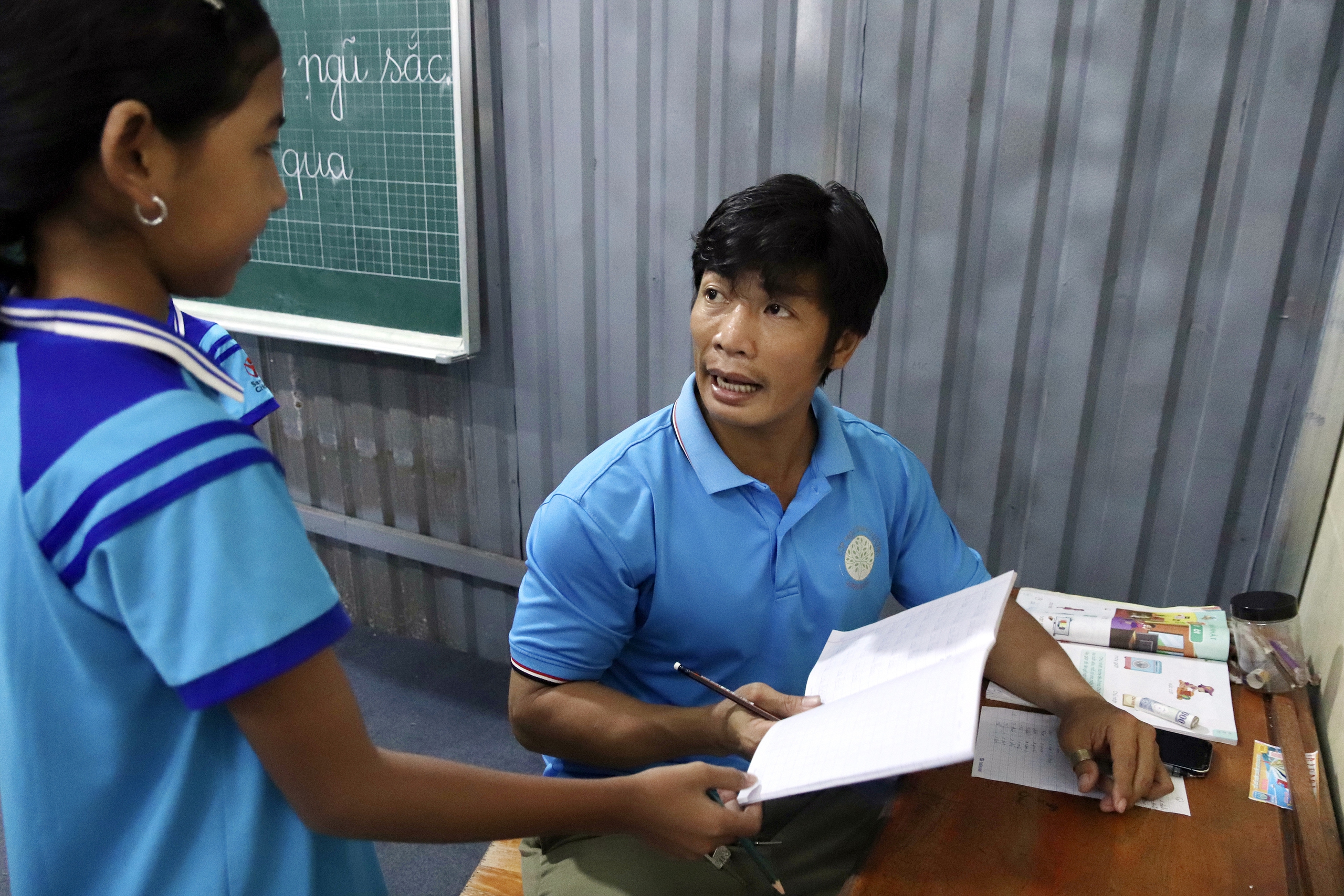 thầy giáo - Ảnh 1.