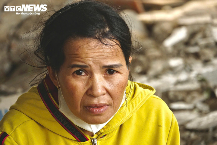 Nhà mới xây 3 ngày tan hoang vì sạt lở, tài sản con tích góp gửi về giờ mất sạch- Ảnh 1.