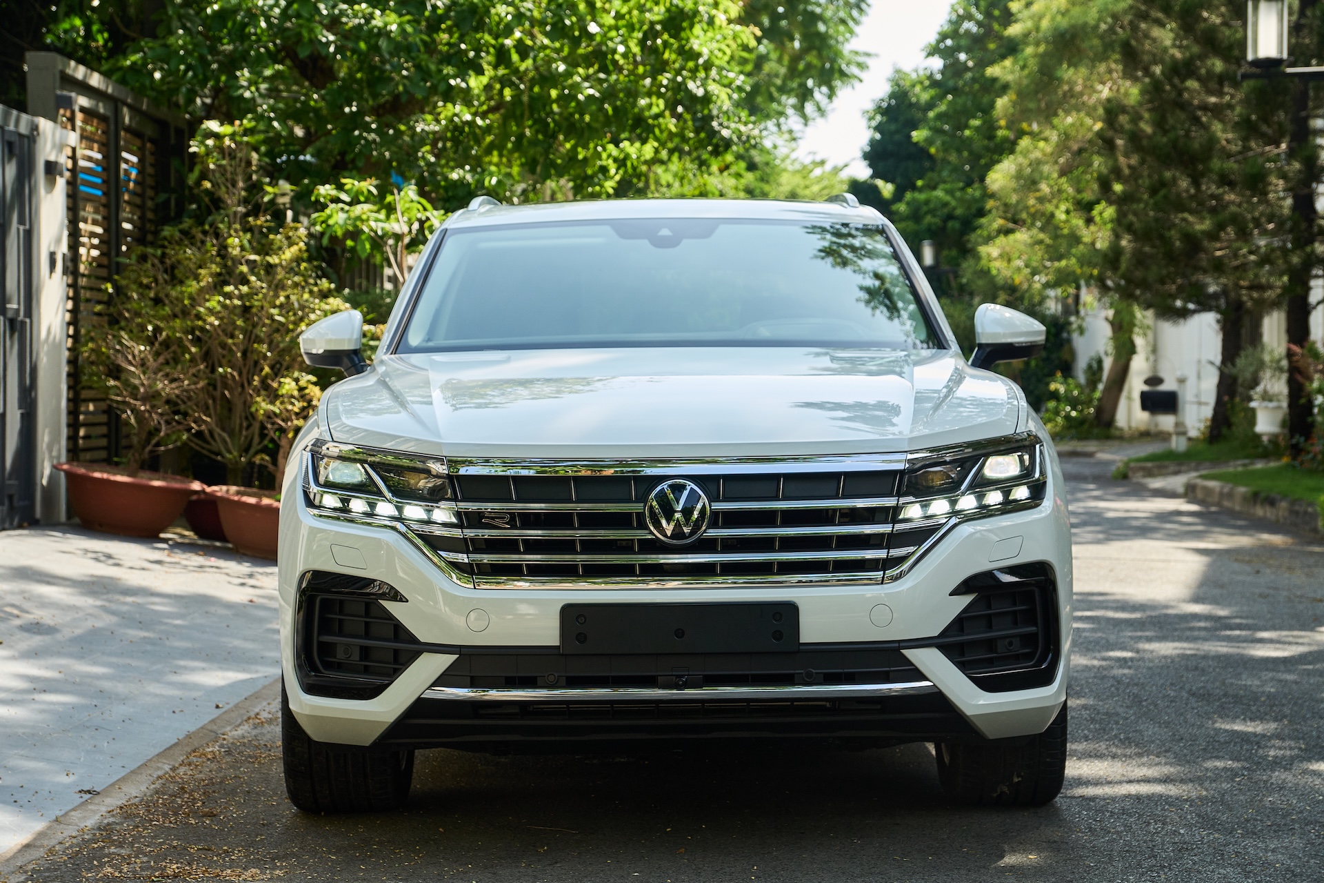 Ô tô gặp sự cố, dừng đỗ ngoài đường: Làm gì để không bị phạt? - Ảnh 1.