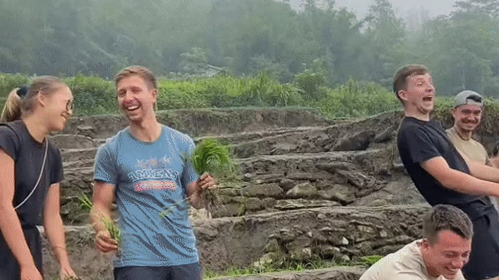 Nhiều hộ gia đình ở Lào Cai thoát nghèo nhờ kết hợp nông nghiệp - du lịch - 4