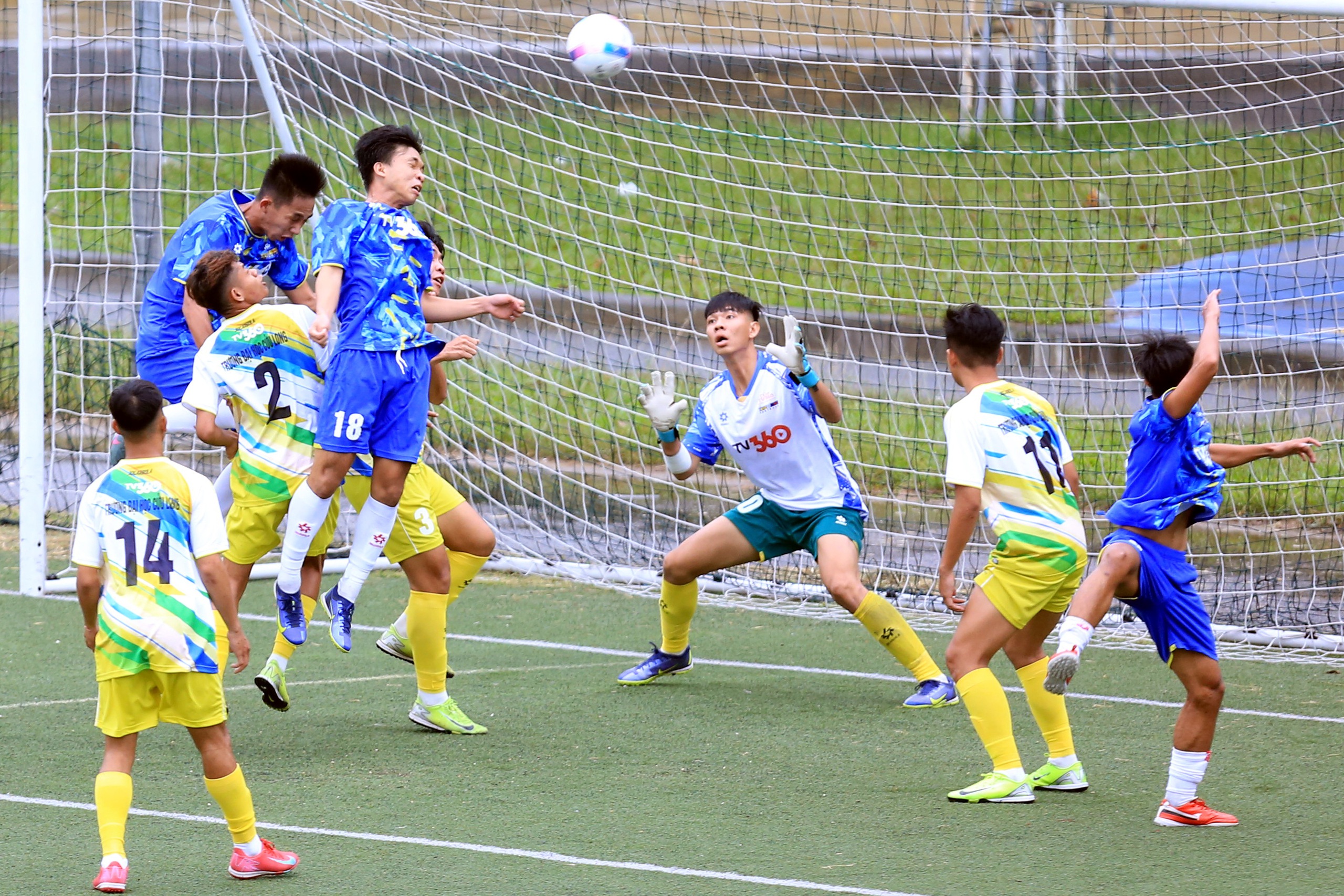 Nhiều trọng tài FIFA và V-League cầm còi, bóng đá sinh viên nâng tầm đẳng cấp- Ảnh 4.