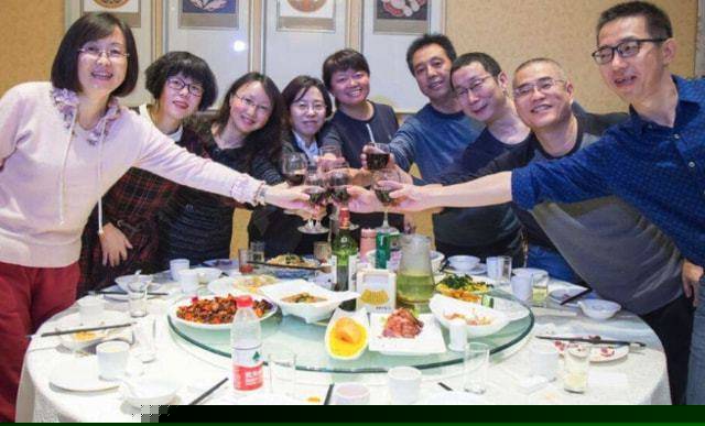 Mẹ Hà Nội kể: Nhìn hoá đơn họp lớp là biết ai vững tiền, ai sắp hụt hơi- Ảnh 3. Mẹ Hà Nội kể: Nhìn hoá đơn họp lớp là biết ai vững tiền, ai sắp hụt hơi- Ảnh 3.