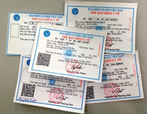 Từ nay đến hết năm 2025: Những ai vẫn được dùng thẻ BHYT giấy?- Ảnh 1.