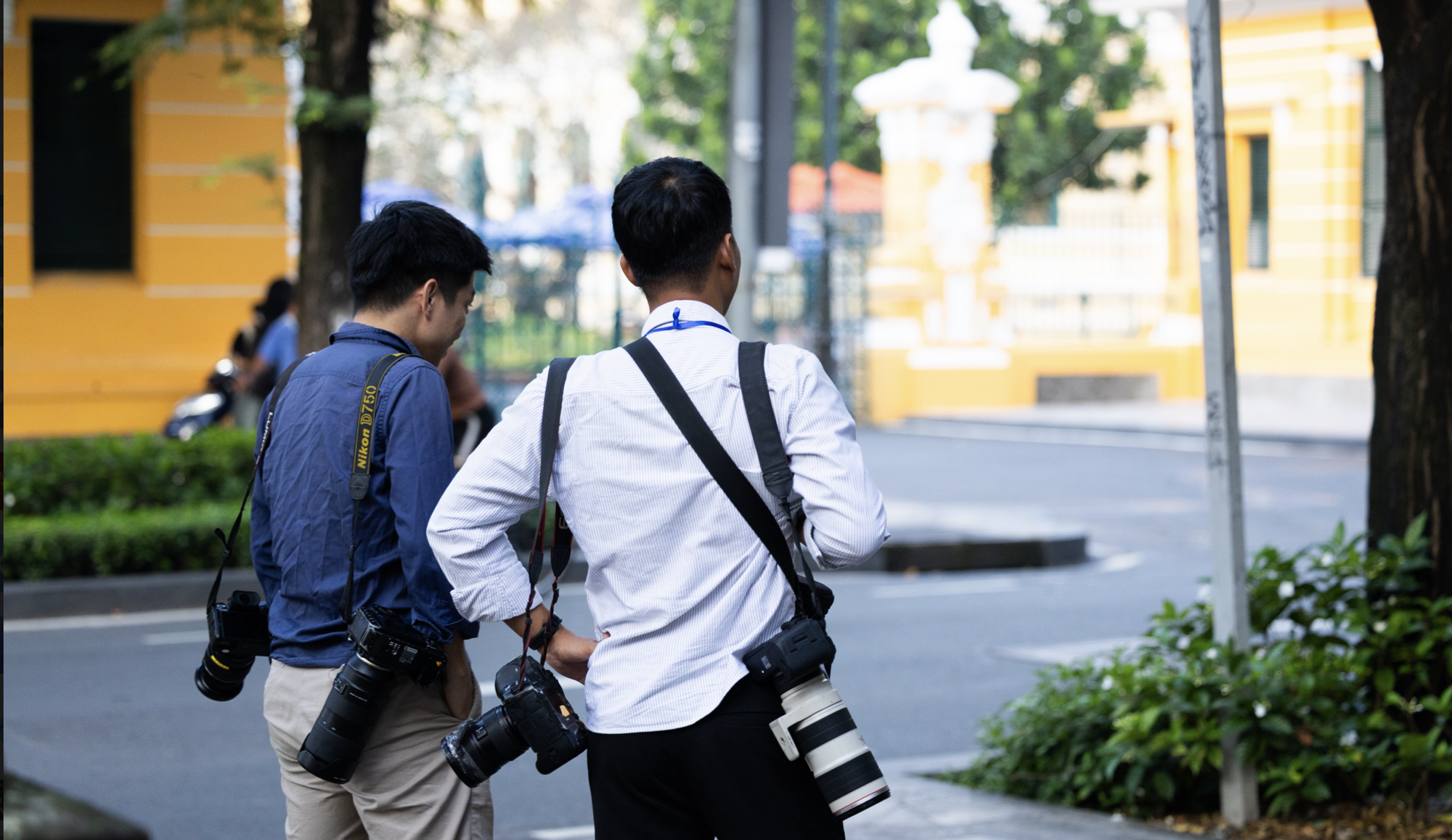 Xét xử vụ kẹo Kera: Những hình ảnh đầu tiên tại toà của Hoa hậu Thuỳ Tiên, Hằng Du Mục và Quang Linh Vlog- Ảnh 3.