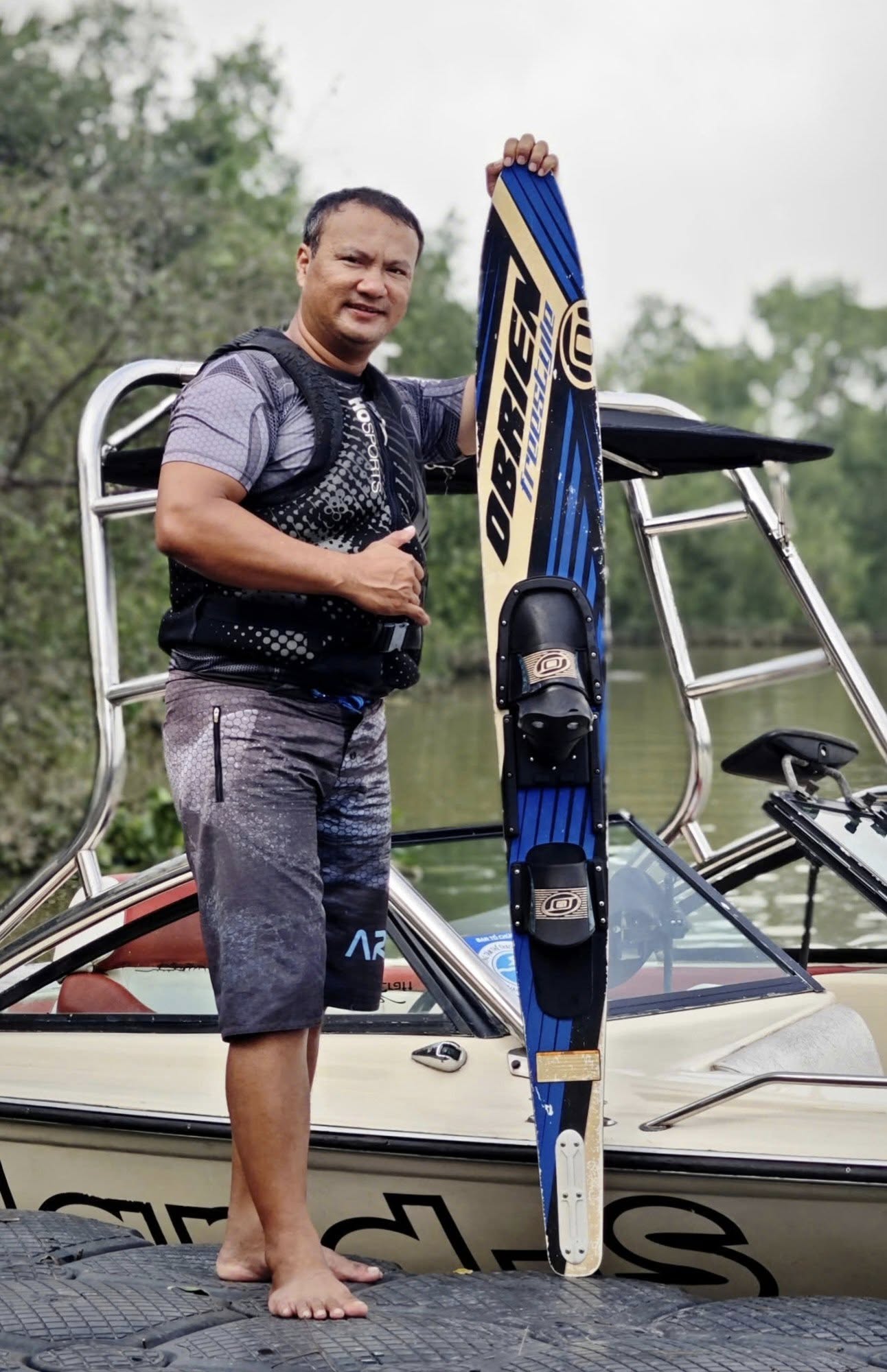 Những người hùng thầm lặng trong mưa lũ: Câu chuyện của anh Trung Đào - Ảnh 1.