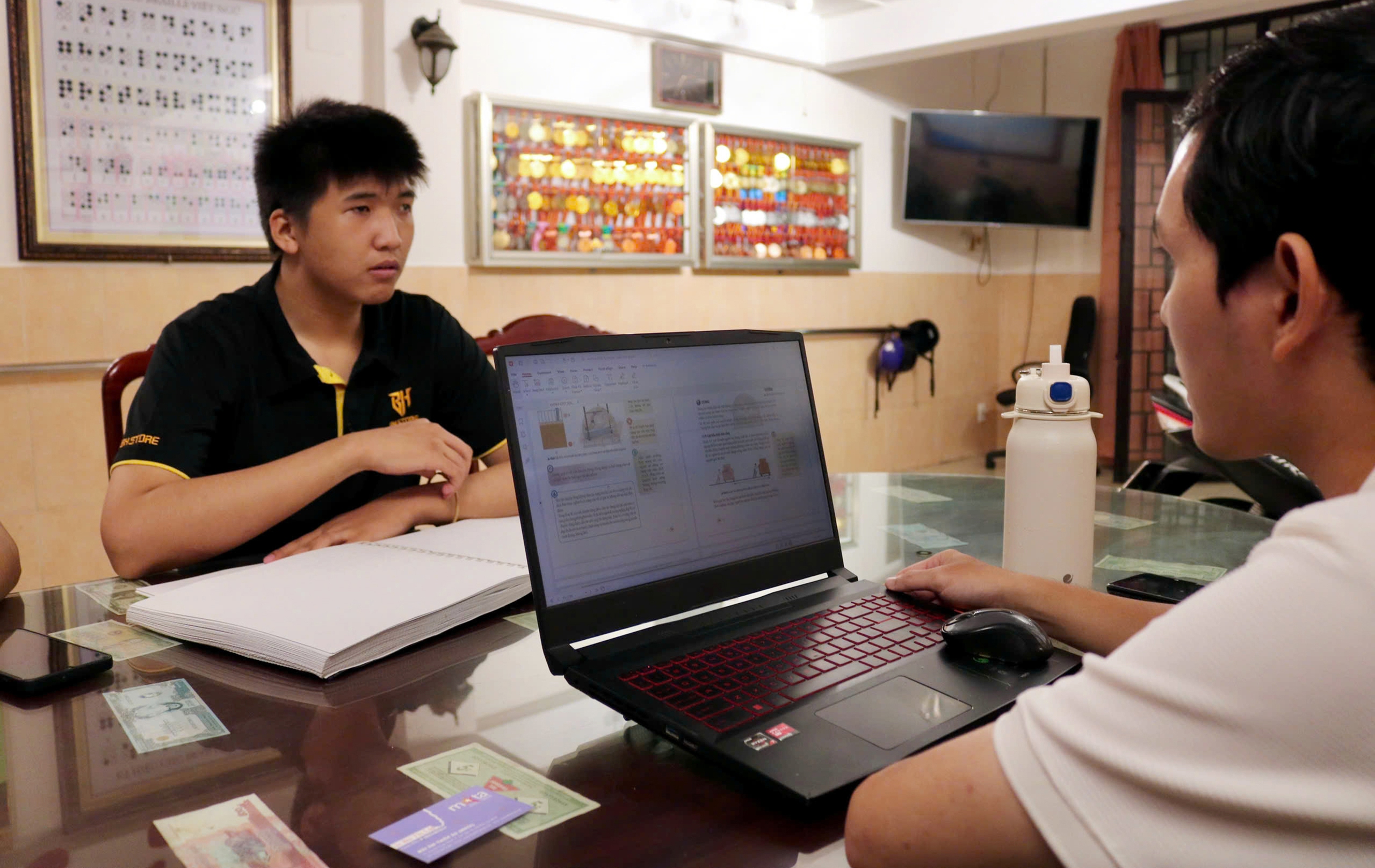 khiếm thị - Ảnh 1.