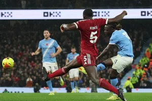 Liverpool thảm bại