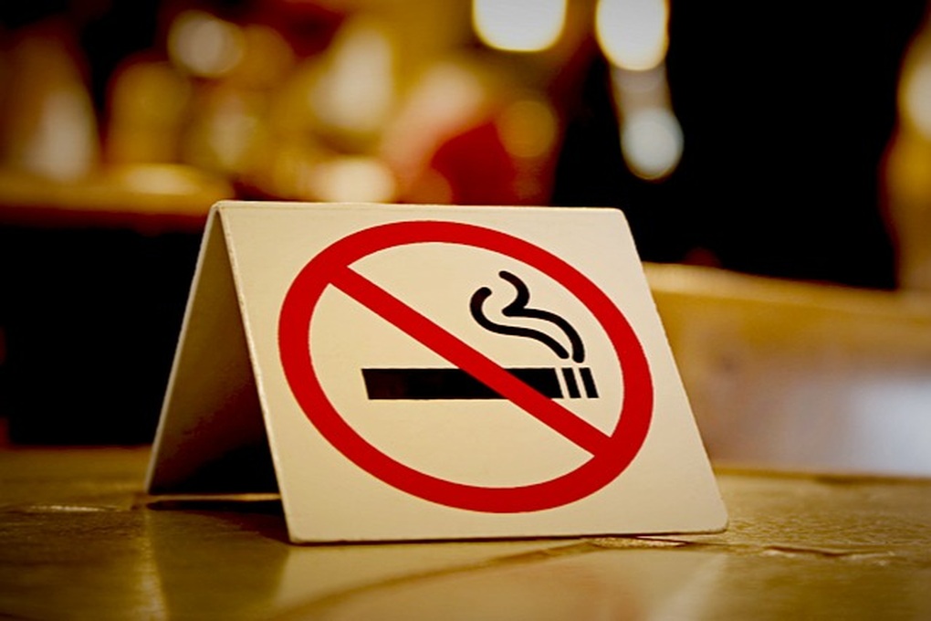 Nồng độ bụi mịn PM2.5 tăng cao tại nơi có hút thuốc trong nhà - 3
