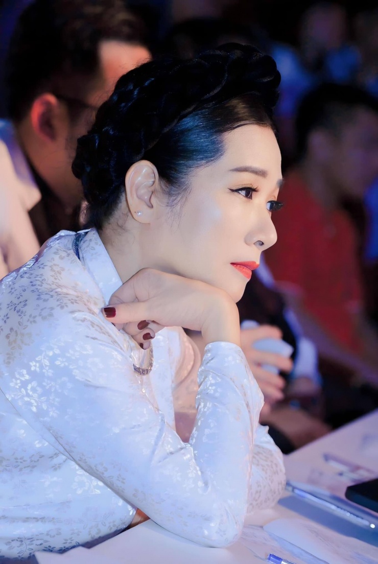 Nữ NSƯT 2 lần đò, chủ nhà vườn vài nghìn m2 ở Hà Nội: Tặng chồng cũ căn nhà ở TP.HCM, U60 có người thương 2 Nu NSUT 2 lan do chu nha vuon vai nghin