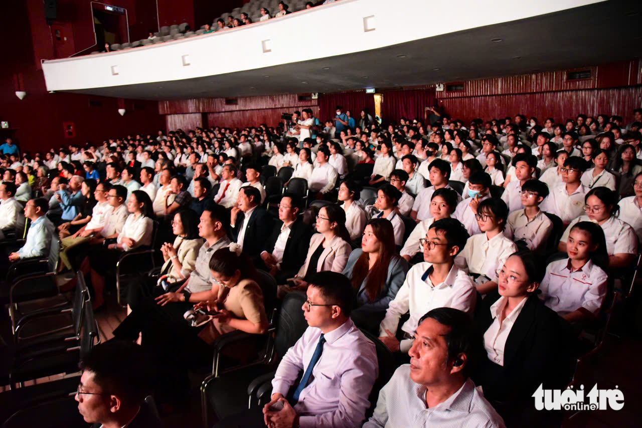 tiếp sức đến trường - Ảnh 2.