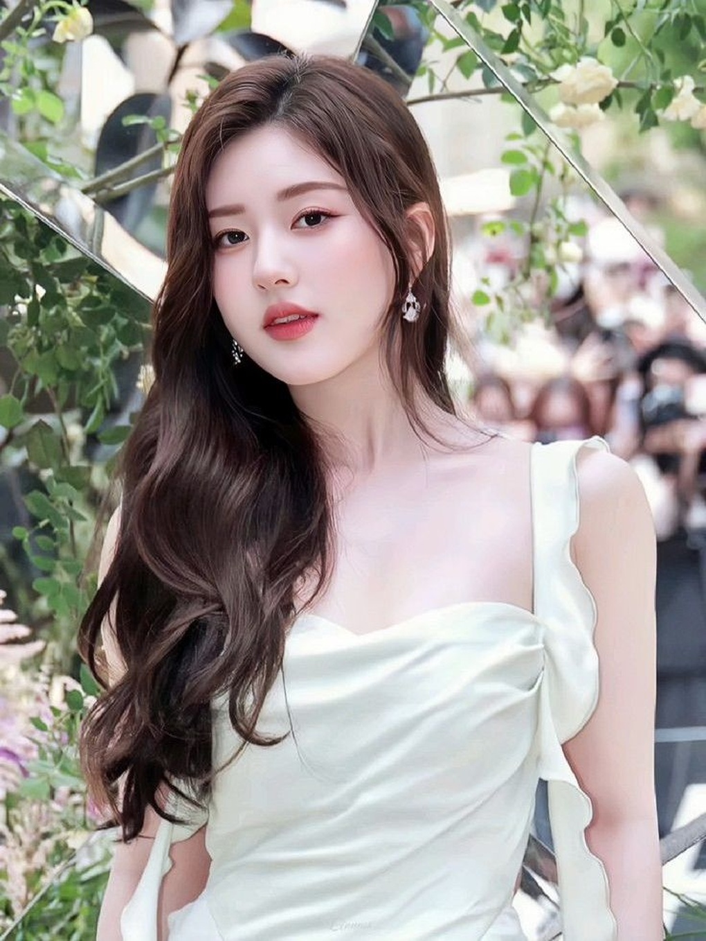 Nữ nghệ sĩ hiếm hoi chống lại “luật ngầm” trong giới giải trí Hoa ngữ - 1