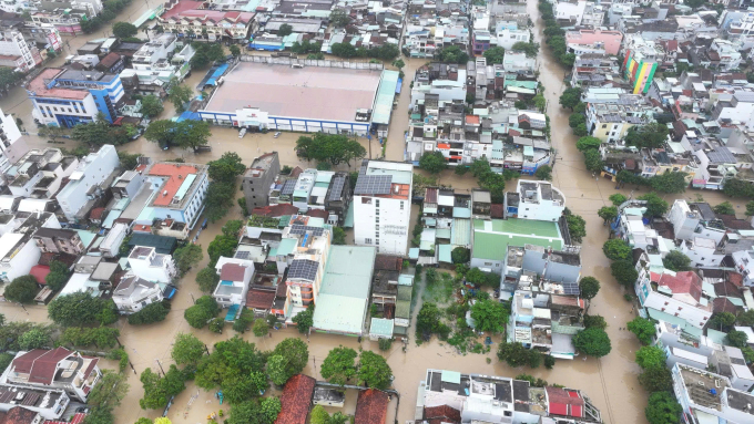 Nhiều khu vực ở tỉnh Phú Yên cũ ngập sâu. Ảnh: Cao Toàn