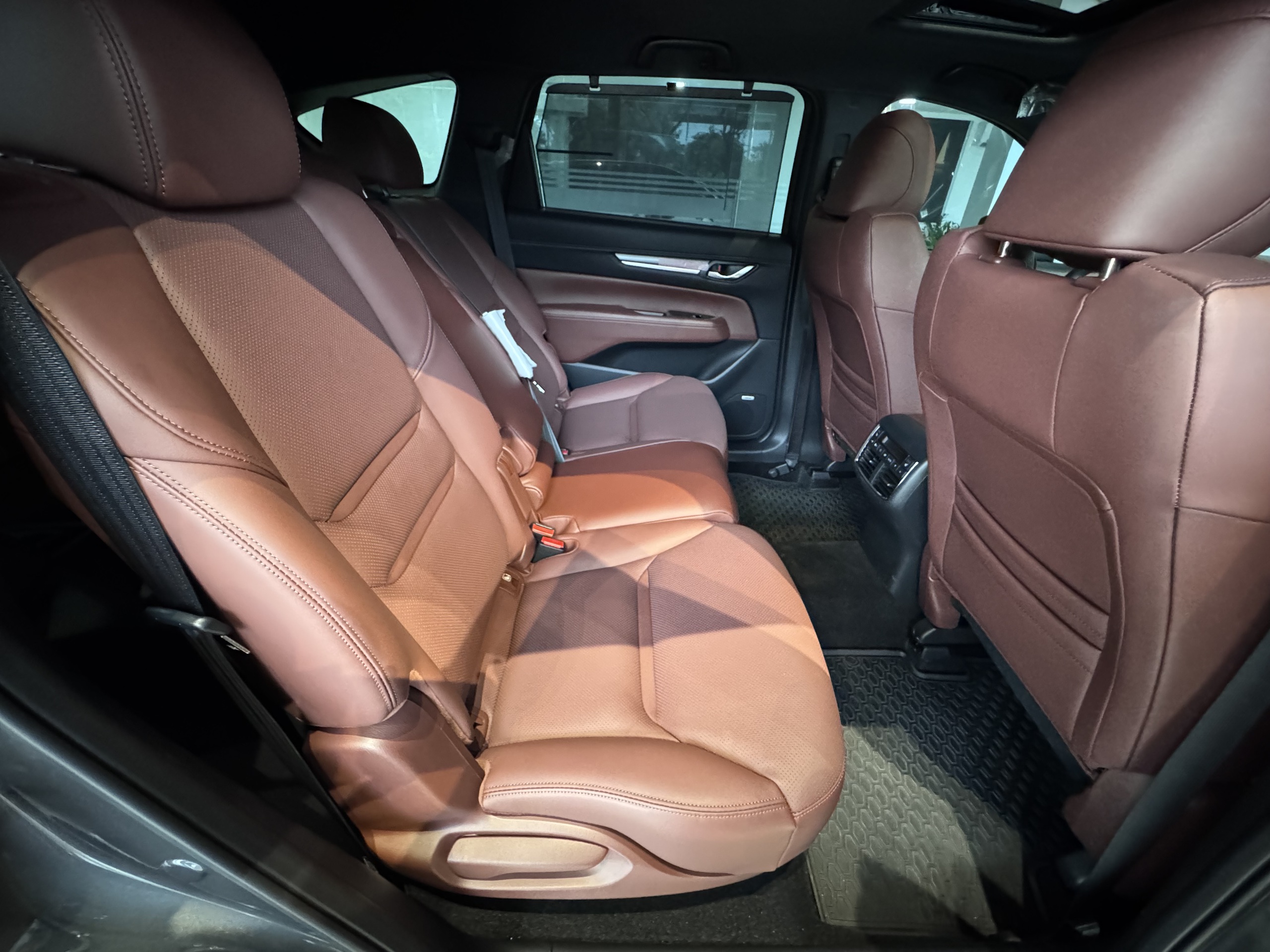 Ô tô bắt buộc có ghế an toàn cho trẻ em - Ảnh 1.