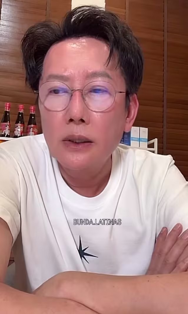 Ông Nawat Itsaragrisil trong buổi livestream tối 4/11.