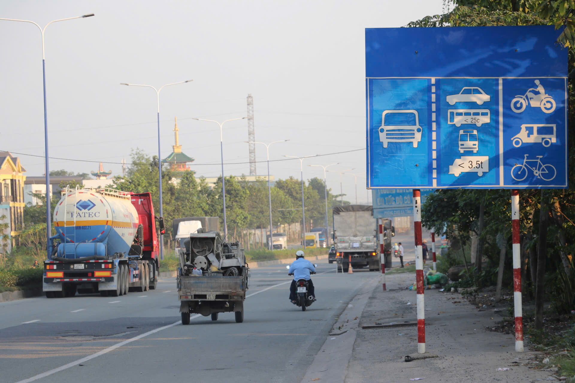 Phân làn khẩn cấp đường Mỹ Phước - Tân Vạn - Ảnh 1.